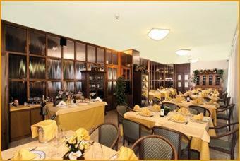 Park Hotel Galileo Reggello Exterior photo
